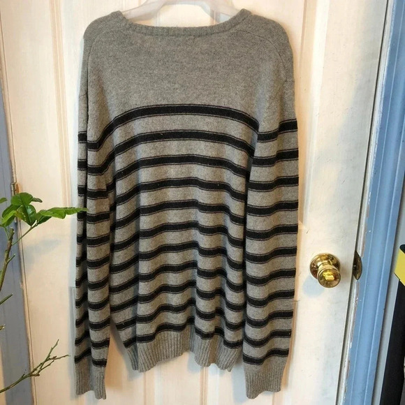 Y2K Old Navy Men size XL Pullover Sweater Navy Gray Horizon Striped Cozy Casual - Picture 2 of 6